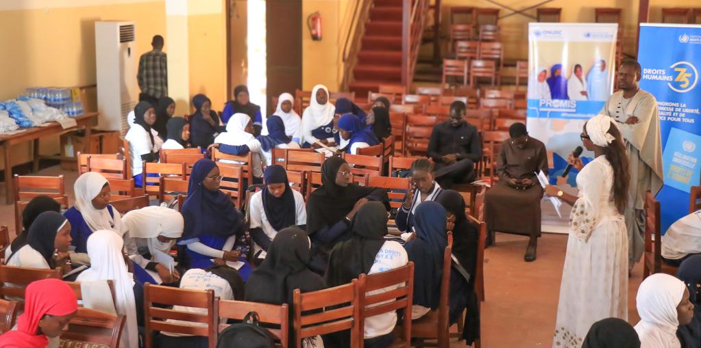 Une soixantaine d’élèves du Lycée d’Excellence Mariama Ba de Gorée au Sénégal sensibilisées sur le genre et la migration