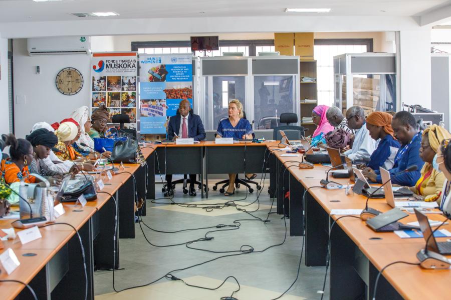 Consultations du SNU avec les organisations féminines