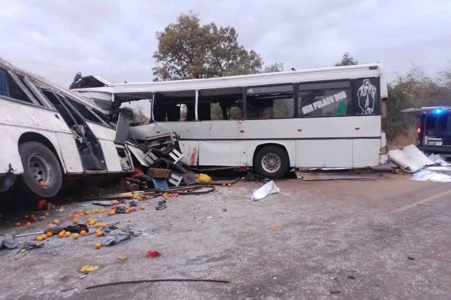 Image des deux bus entrés en collision